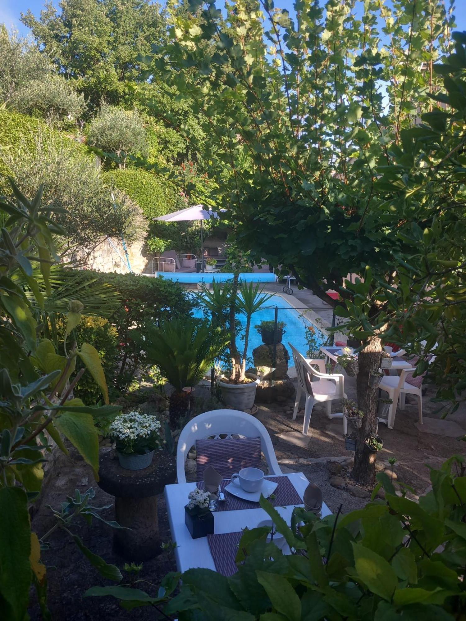 La Sapiniere -Chambres Climatisees Buisson Exterior photo